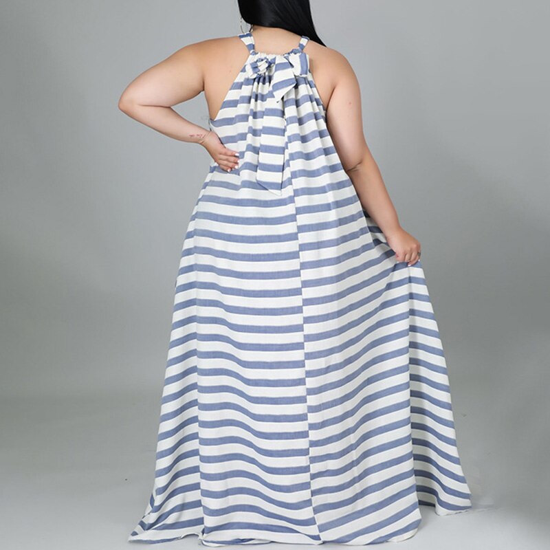 Vestido Listrado Plus Size sem manga